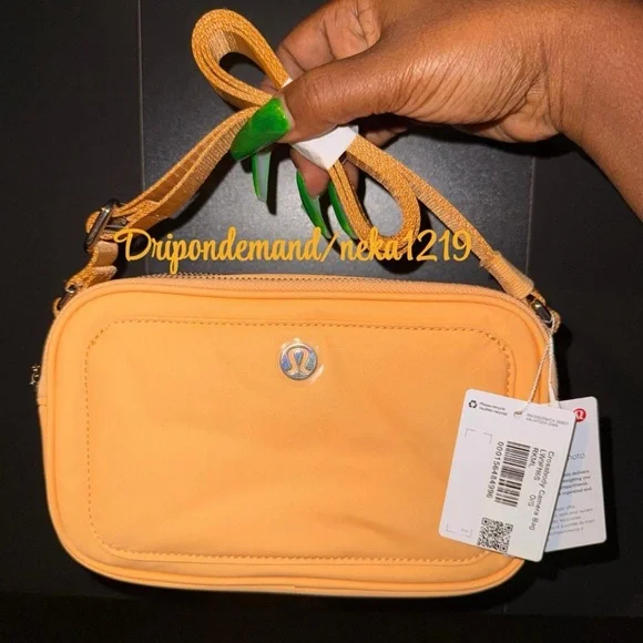 Lululemon Crossbody Camera Bag 2L- Rock Melon - Picture 3 of 9